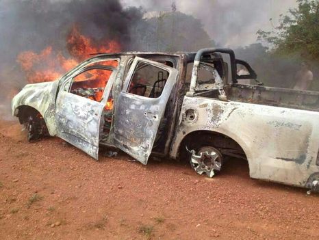 Bandidos-incendiaram-carro-usado-fuga_ACRIMA20140901_0028_23