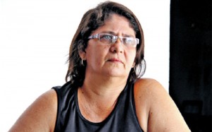 Anjela da Silva é nordestina e acessa sempre a internet. Ela diz que fica chateada com xingamentos (Foto: Ricardo Amanajás)