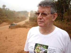 Dom Erwin Kräutler sugere que homens casados sejam ordenados padres. Medida seria solução para a carência de padres na região Xingu. (Foto: Christoph Wider)