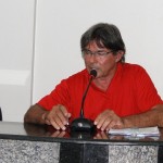 O Donizette recebe por fora, até hoje, porque eu paguei. O Osvaldo custeia ele.