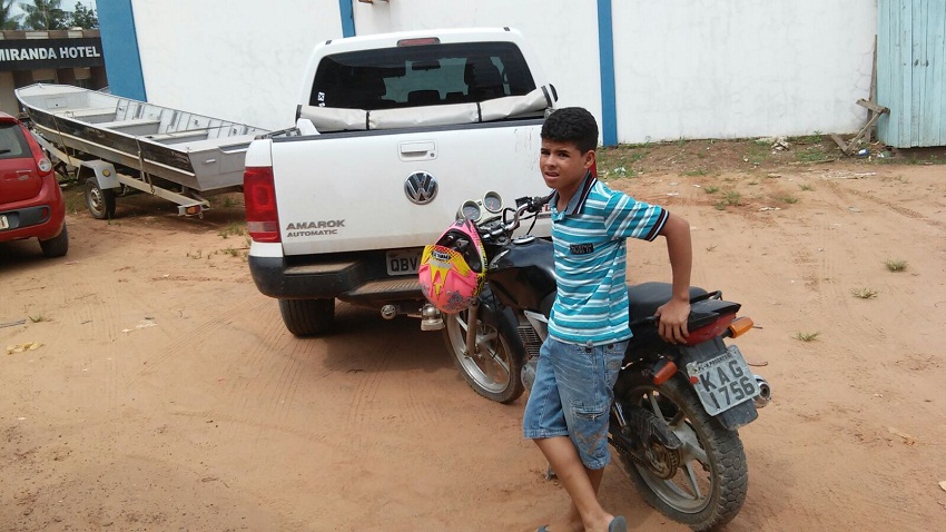 Menor preso pelos agente de transito