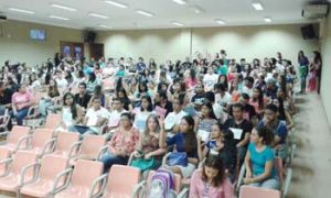 Estudantes da UEPA assistem palestra no Hospital Regional 