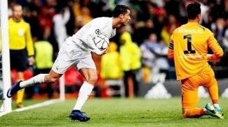 Foto-EFE/JuanJo Martín "Cristiano Ronaldo arrebentou em campo" 