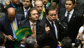 Brasília -O relator da comissão do impeachment, Deputado Jovair Arantes, vota pela autorização do processo de impeachment da presidenta Dilma Rousseff, no plenário da Câmara dos Deputados ( Marcelo Camargo/Agência)