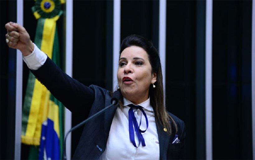 "Para dizer que o Brasil tem jeito e o prefeito de Montes Claros mostra isso", afirmou a deputada federal Raquel Muniz (PSD-MG). Foto: Nilson Bastian/ Câmara dos Deputados