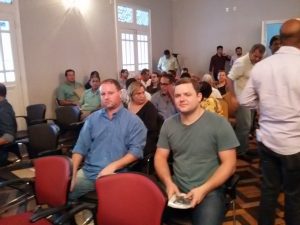 secretario presente ao evento