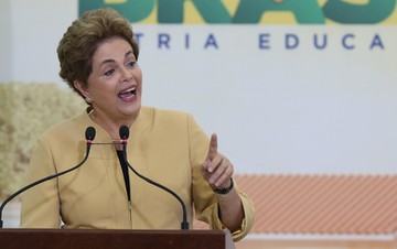 Dilma disse também que as investigações estão sendo usadas como instrumento para desmoralizar figuras públicas