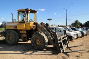 VOLVO-L70C Apreendido na "cedrão madeiras"