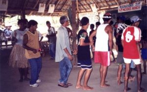  Imagem de assembleia indígena Tembé que discutiu a necessidade do reconhecimento das TIs de Jeju e Areal (foto: arquivo MPF)