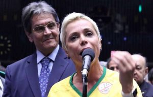 Cristiane e o Pai Roberto Jeferson (PTB)