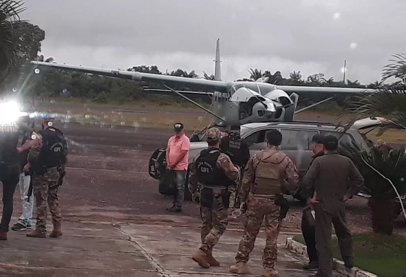  João Soares, apontado como chefe de quadrilha de tráfico internacional de drogas, é preso em Tucumã, no Pará, durante a Operação Flak — Foto: Wesley Costa 