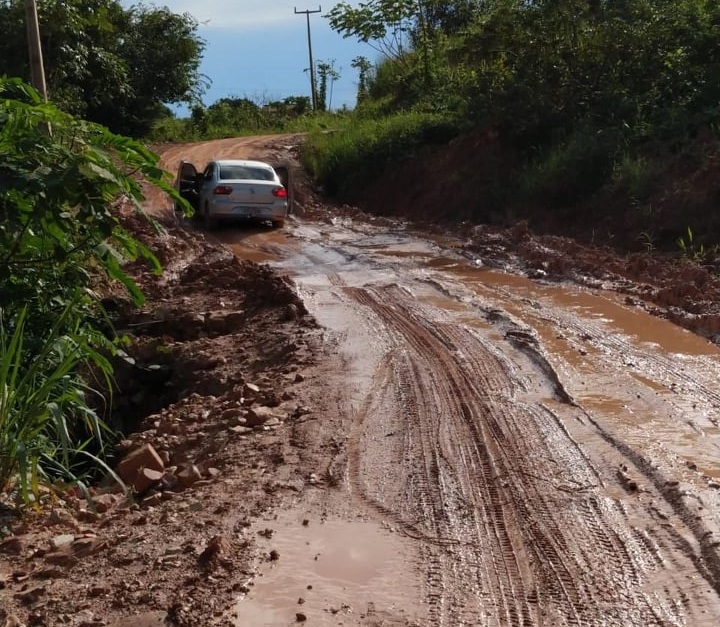 Rua acesso bairro Nego do Bento(Foto:WhatsApp)