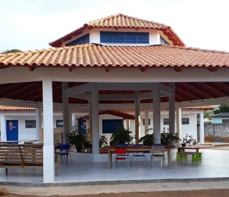 Escola de Alvorada da Amazônia.