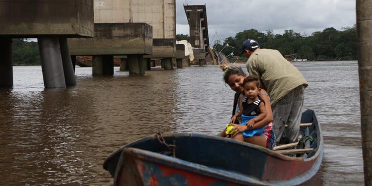  Travessias em embarcações mobilizam ribeirinhos às margens do rio Moju (Igor Mota