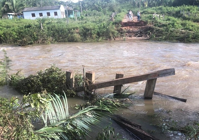  Trecho da rod. Transamazônia continua inundado após cheia no rio Uruará