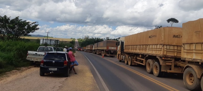 Congestionamento na rodovia ultrapassou os 10km. (Foto:Jornal Folha do Progresso)
