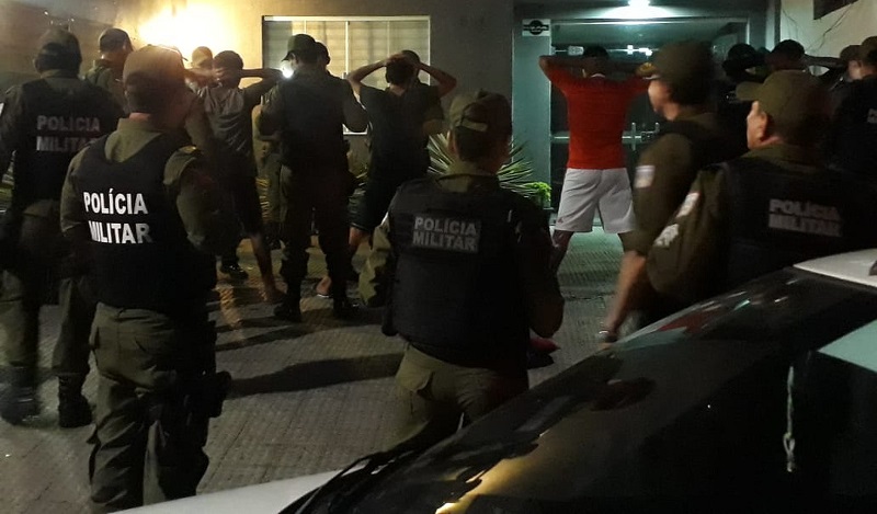 Mais de 100 pessoas foram abordadas durante a operação integrada — Foto: Polícia Militar/Divulgação