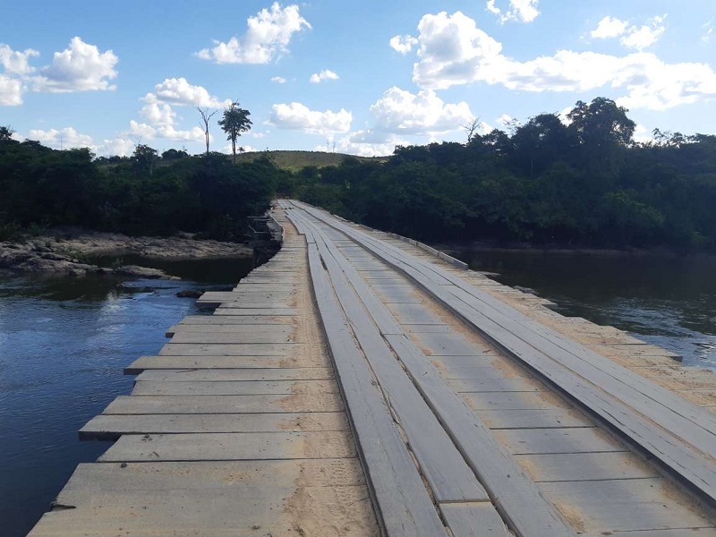 Ponte de madeira sob o rio Jamanxim em Novo progresso (Foto:JORNAL FOLHA DO PROGRESSO)