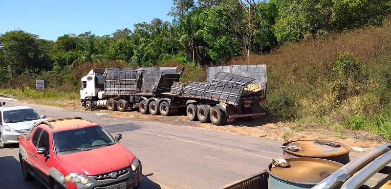 BR 163-Acoidente próximo Cachoeira da Serra (Foto:Whasts APP)