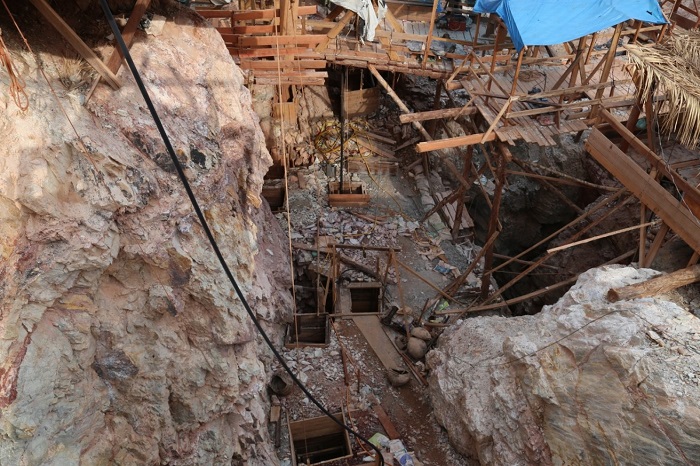  Estrutura montada por garimpeiros em Aripuanã — Foto: Cláudio Alfonso e Sérgio Gouvea/TV Centro América