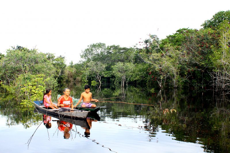 Ribeirinhos da Comunidade Boa Nova, Oriximiná, Pará (Foto: Carlos Penteado/CPI-SP)