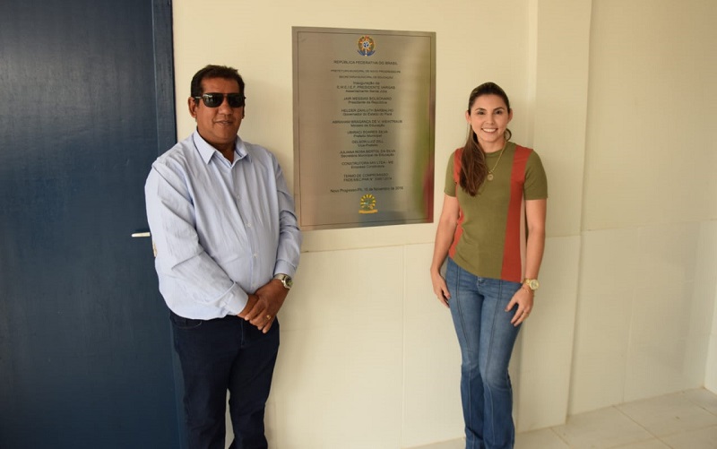 Presidente da Camara Vereador Chico Souza e Secretaria de Educação Juliana Bertol.