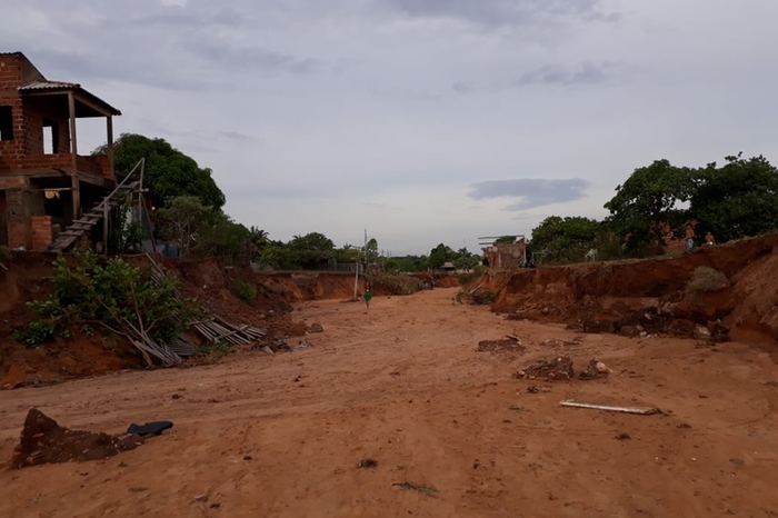  Deslizamentos de terra atingiram o bairro Pajuçara Deslizamentos de terra atingiram o bairro Pajuçara (Divulgação - Redes sociais) 