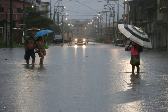 Travessa Estrella também alagou durante a chuva Travessa Estrella também alagou durante a chuva (Igor Mota / O Liberal)