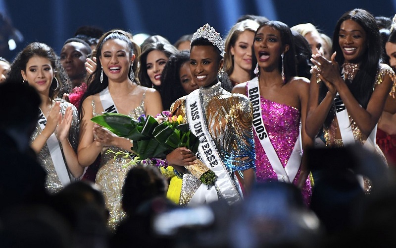 Sul-africana ganha a coroa de Miss Universo Instagram
