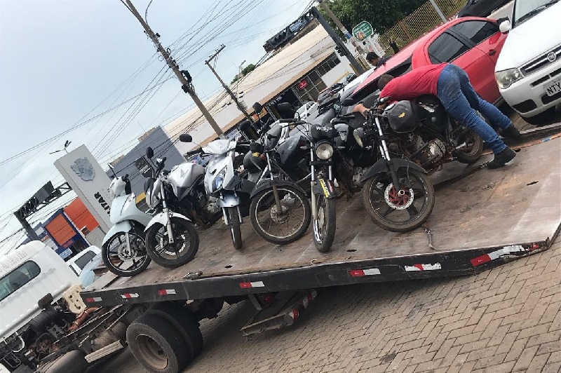  Vários veículos foram apreendidos — Foto: Polícia Militar/Divulgação