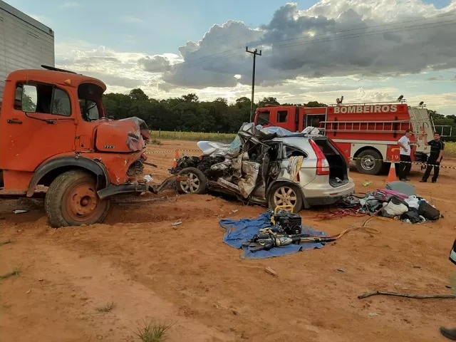  Empresário e filha de 8 anos morreram após acidente na BR-163 em Vera -- Foto: Corpo de Bombeiros de Mato Grosso/Divulgação