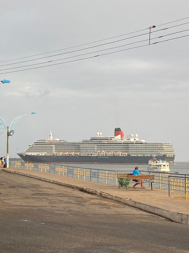 'Queen Victoria' é o maior navio da história a atracar em Santarém (Foto: Fredison Ferreira)