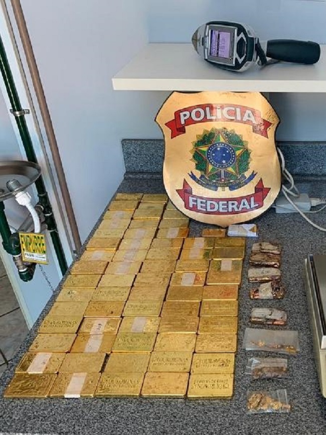Valor das barras de ouro apreendidas chega a quase R$ 15 milhões Imagem: Divulgação/PF