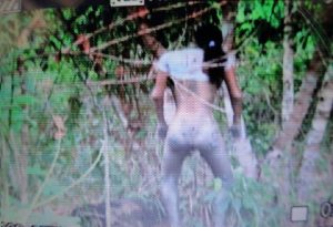 Corpo da Jovem pendurado enforcada na árvore. (Foto Arquivo Jornal Folha do Progresso