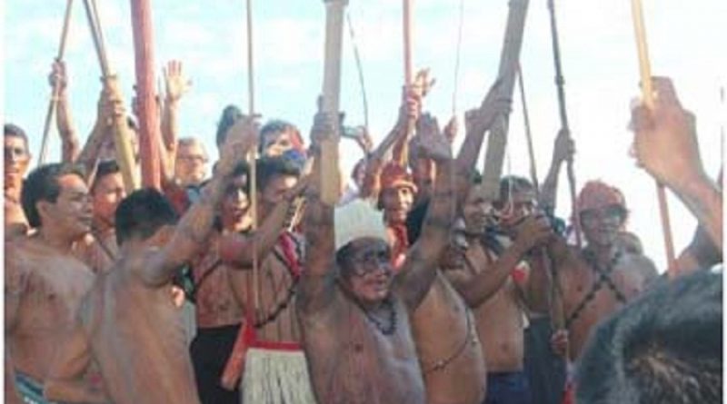 Índios-Munduruku-comemoram-na-beira-do-Tapajós-em-Itaituba