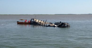 bobeiros_perto_da_embarcacao