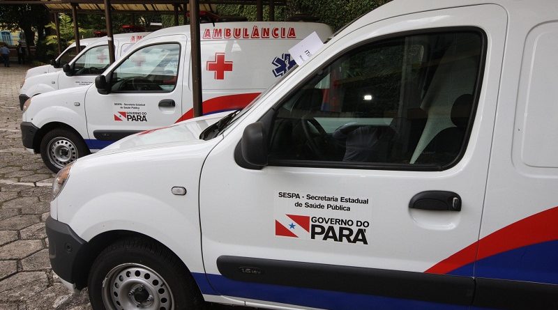Três destas ambulâncias são frutos de uma emenda parlamentar dos deputados estaduais Hilton Aguiar e Junior Ferrari. A quarta ambulância entregue faz parte das ações da Secretaria de Estado de Saúde Pública (Sespa) que também tem reforçado o apoio em algumas localidades.
FOTO: ELISEU DIAS / AG. PARÁ
DATA: 12.08.2015
BELÉM - PARÁ