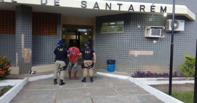 prf-apresenta-acusado-de-furto-na-seccional