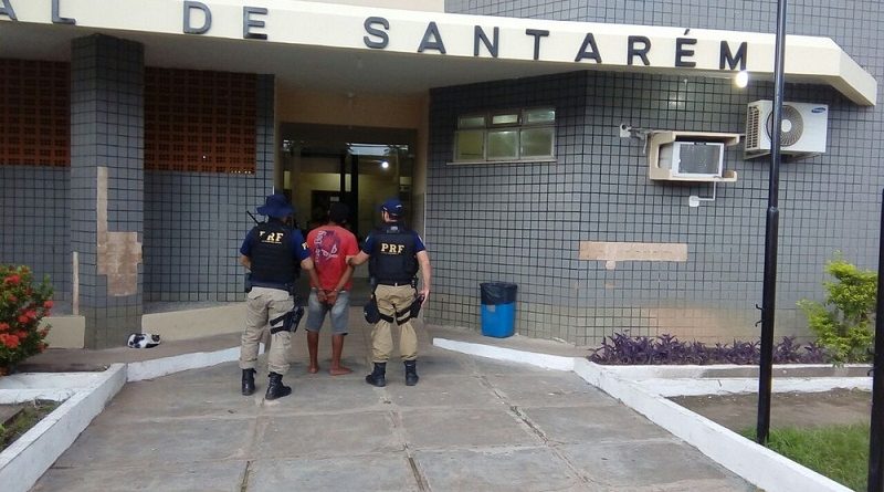 prf-apresenta-acusado-de-furto-na-seccional