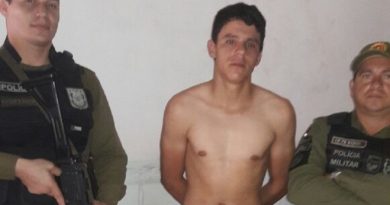 Soldado Eduardo, preso Mauricio Perao e Cabo Maduro.