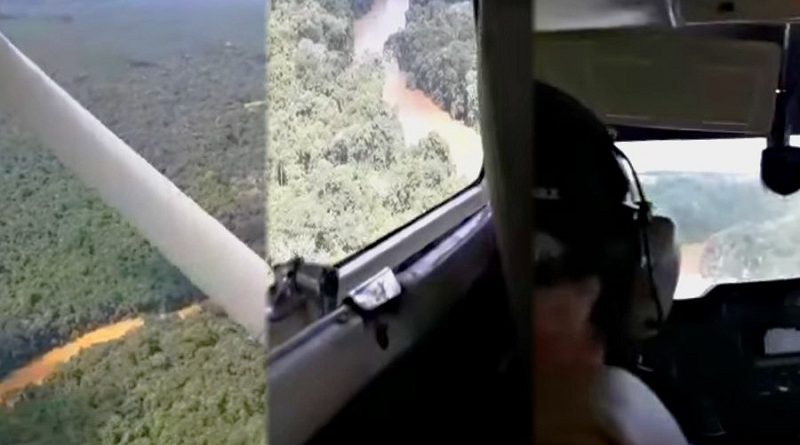 destaque-425452-piloto-faz-pouso-de-emergencia-na-selva-e-passageiro-filma-tudo