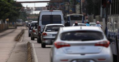 Os proprietários de veículos com placas de finais 00, 10, 20 e 30 que ainda não regularizaram o licenciamento de 2016 têm até esta sexta-feira (18) para evitar o pagamento de multa. Na foto, movimentação de veículos na avenida Almirante Barroso.

FOTO: CRISTINO MARTINS / ARQUIVO AG. PARÁ
DATA: 17.11.2016
BELÉM - PARÁ