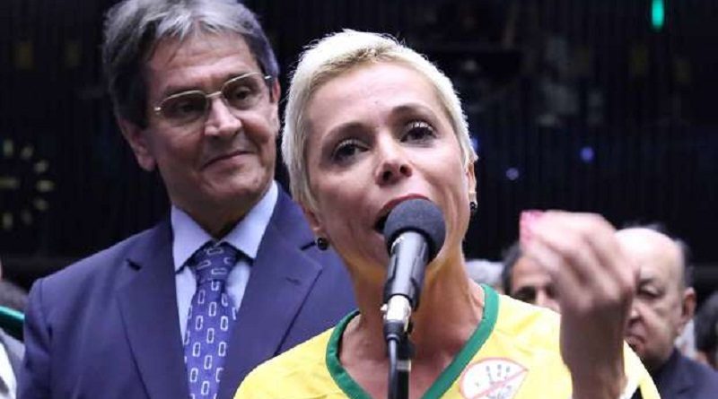 Cristiane e o Pai Roberto Jeferson (PTB)