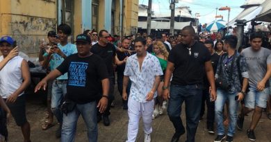 Cantor Zé Felipe e Joelma gravam "Se Vira Aí", no mercado do Ver-o-Peso, em Belém. (Foto: Tarso Sarraf / O Liberal)