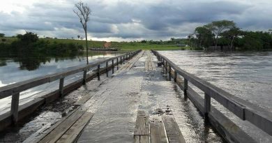 Rio Jamanxim passa por cima da ponte em Alvorada Amazonia(Foto WhatsApp)