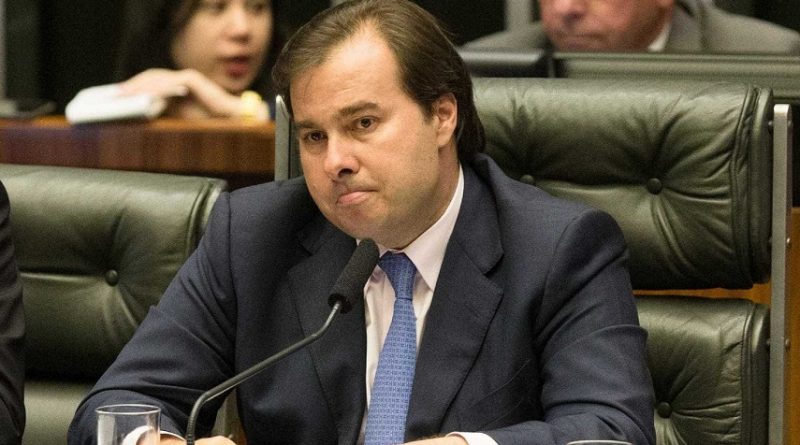 'Infelizmente esta intervenção torna-se urgente e necessária', diz Rodrigo Maia