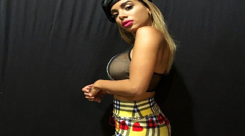 anitta-iheartfoto