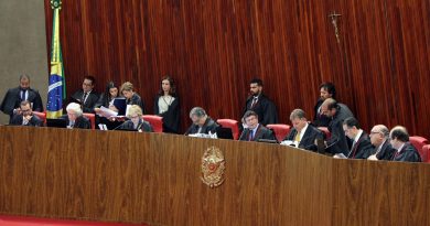 39874691060-5cc560a175-h