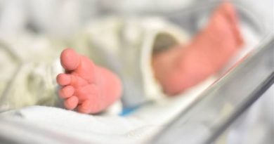 stockvault-newborn-feet-closeup243078