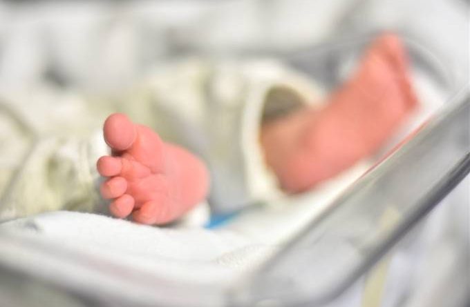 stockvault-newborn-feet-closeup243078